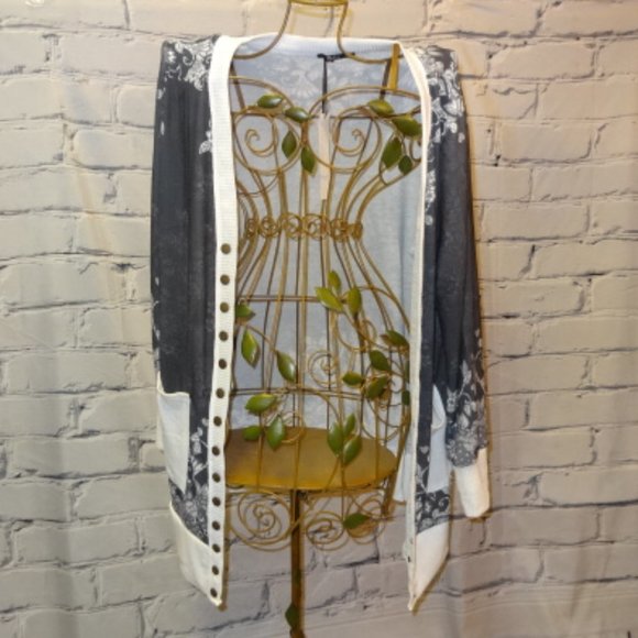 Lily Black/White Floral Print Lightweight Cardigan, NWT - Picture 2 of 6